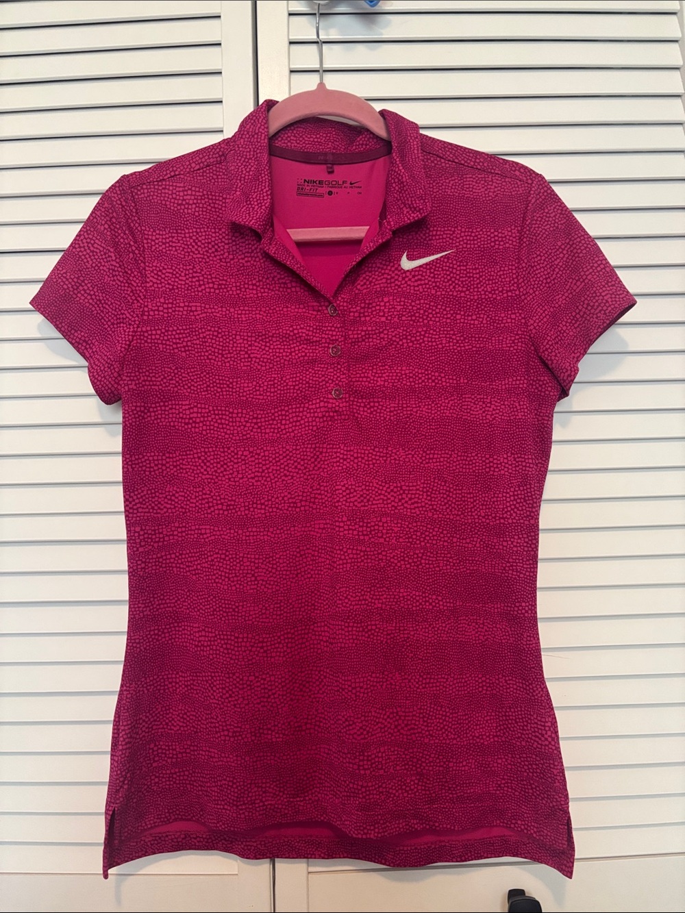 Nike Women's Magenta Short-Sleeve Button-Down Golf Polo